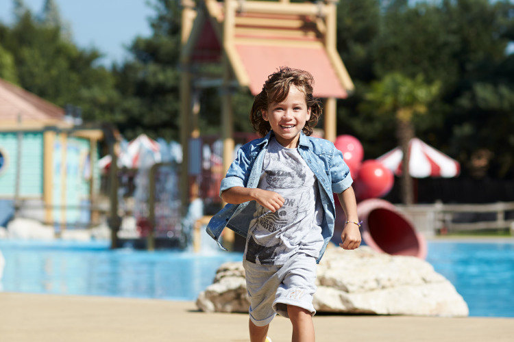 Sunny_Beach_jongentje