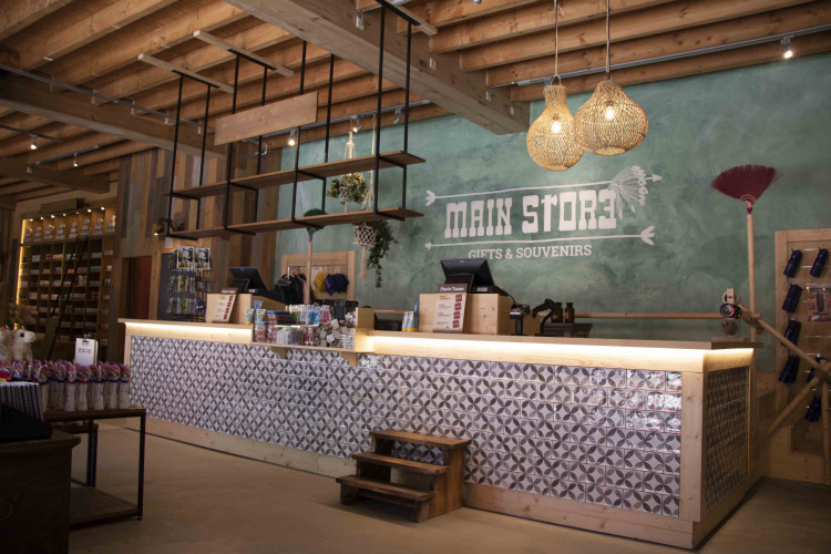 Main_Store interior2